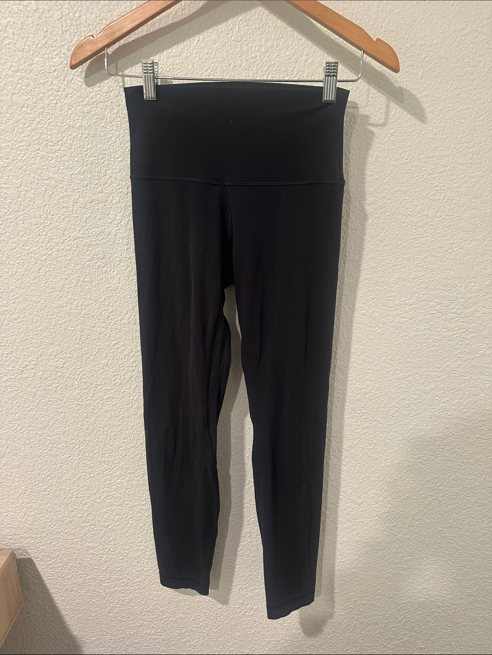 Black Lululemon align leggings
26” inseam
Excellent used condition